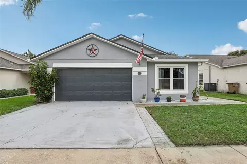 933 Clear Creek Cir, Clermont, FL 34714