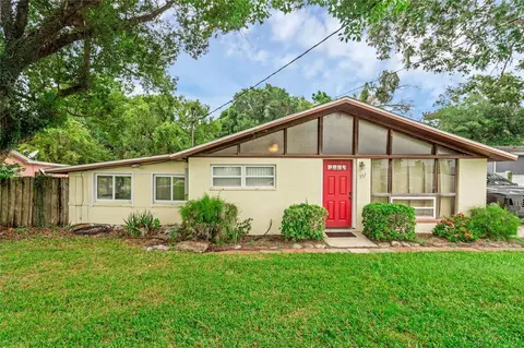 557 Monroe Ave, Apopka, FL 32703