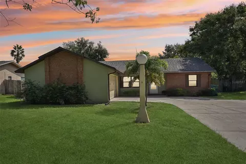 1701 Blackberry Ct, Eustis, FL 32726