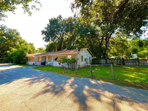 2803 Griffin Rd, Leesburg, FL 34748