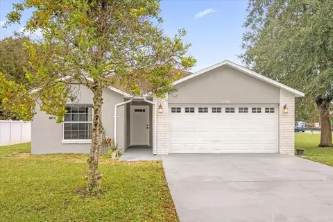 2049 N Grandview St, Mount Dora, FL 32757