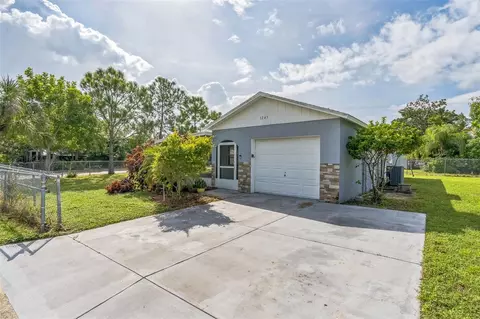 1243 Dr Martin Luther King Jr Pl, Palmetto, FL 34221