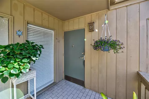 204 Crown Oaks Way #201, Longwood, FL 32779