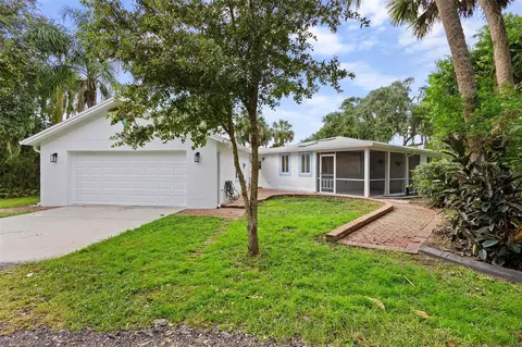 354 Rest Haven Rd, Geneva, FL 32732