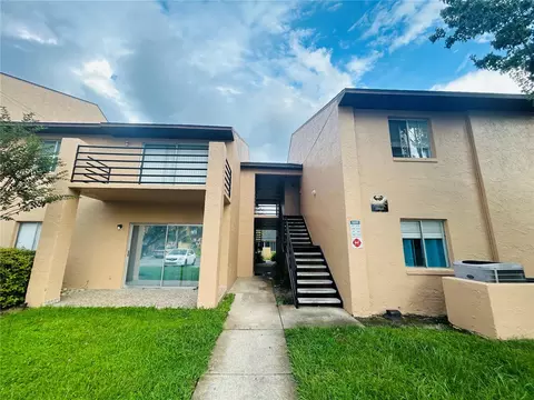 5231 Via Hacienda Cir #220, Orlando, FL 32839