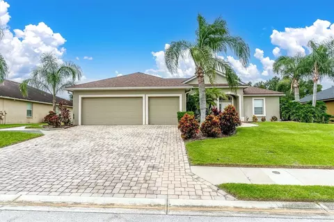 5528 Pebble Beach Dr, Lakeland, FL 33812