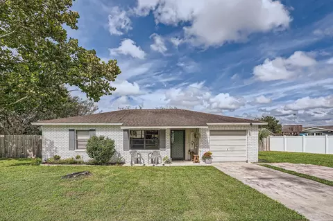 39523 8th Ave, Zephyrhills, FL 33542