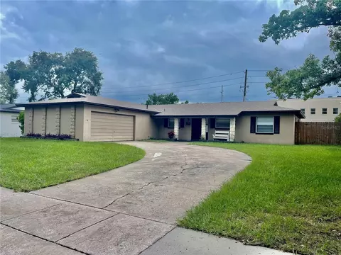 8 Carriage Hill Cir, Casselberry, FL 32707