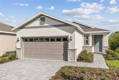 1249 Atlantic Ave, Fruitland Park, FL 34731