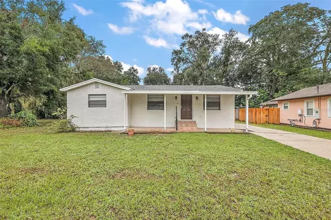 1137 E Hazzard Ave, Eustis, FL 32726 photo 1