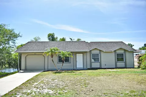 810 Kangaroo Ct, Deltona, FL 32738