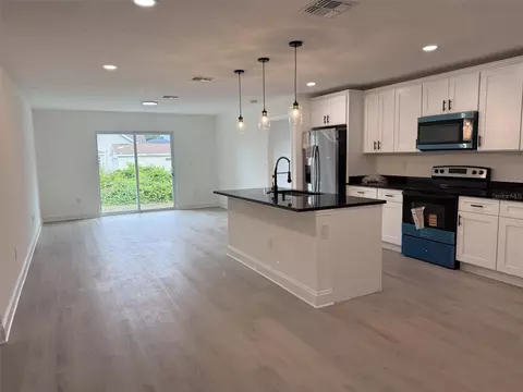 Living - 5400 Lafayette Ave, Sebring, FL 33875 photo 2 of 3