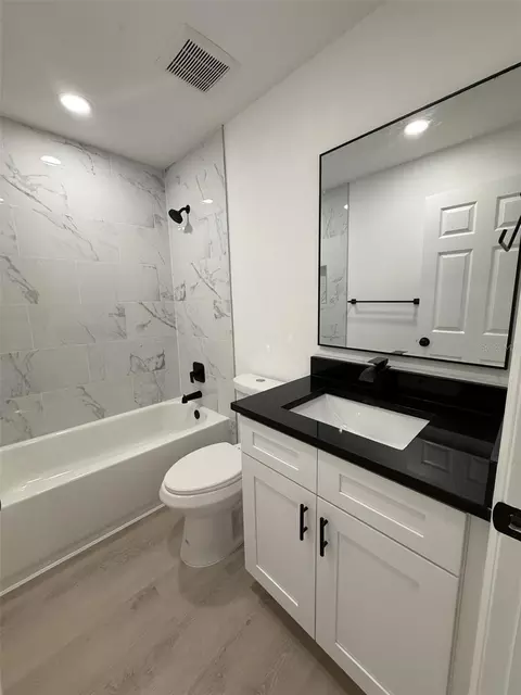 Bath - 5400 Lafayette Ave, Sebring, FL 33875 photo 1 of 5