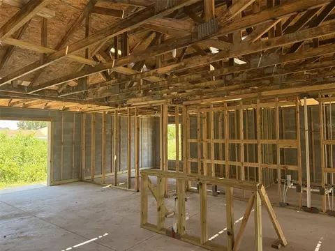 Entry Way - 5400 Lafayette Ave, Sebring, FL 33875 photo 5 of 5
