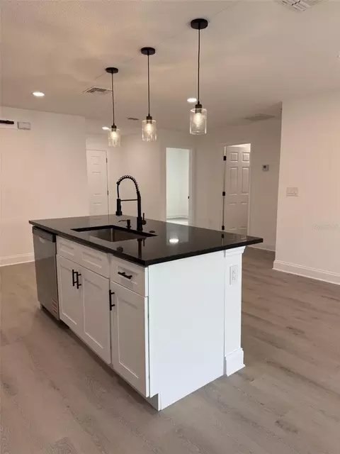 Kitchen - 5400 Lafayette Ave, Sebring, FL 33875 photo 5 of 6