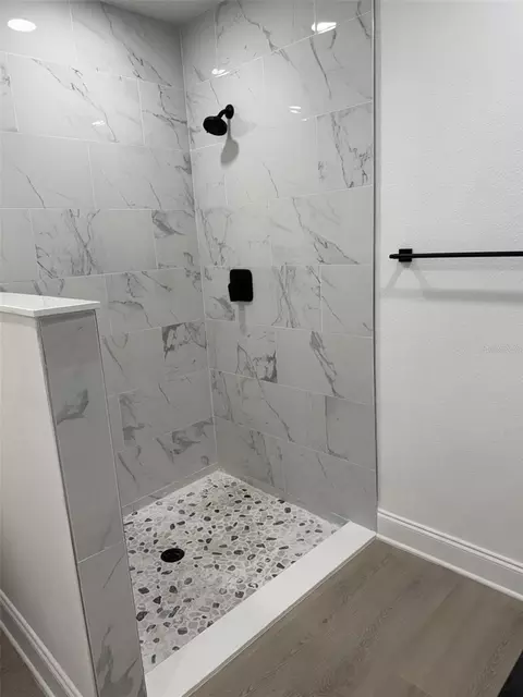 Bath - 5400 Lafayette Ave, Sebring, FL 33875 photo 4 of 5