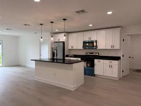 Kitchen - 5400 Lafayette Ave, Sebring, FL 33875 photo 1 of 6