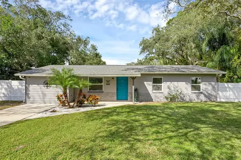 7340 Lake Dr, Sanford, FL 32771