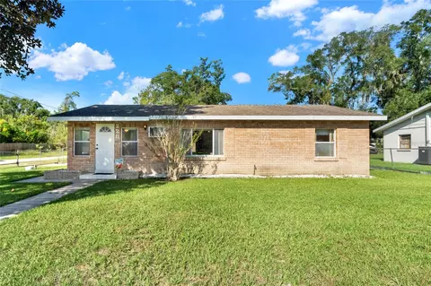 228 S Blue Lake Ave, Deland, FL 32724
