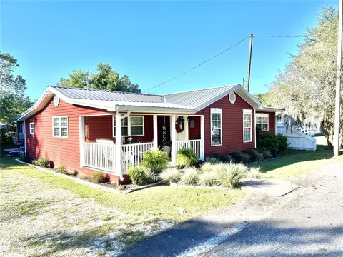 126 E Reid Ave, Wewahitchka, FL 32465