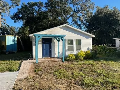 20921 SE 157th St, Umatilla, FL 32784