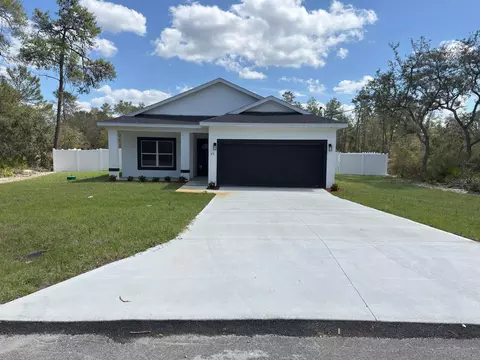 30 Fisher Trl, Ocklawaha, FL 32179