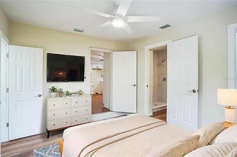 Bedroom - 11357 116th Ave, Largo, FL 33778 photo 4 of 13