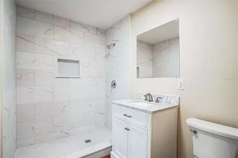 Bath - 11357 116th Ave, Largo, FL 33778 photo 4 of 5