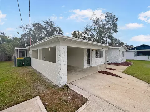 908 Perkins St, Leesburg, FL 34748
