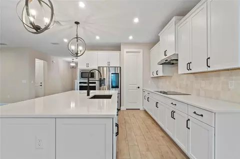 Kitchen - 1352 Silo Dr, Saint Cloud, FL 34771 photo 3 of 4