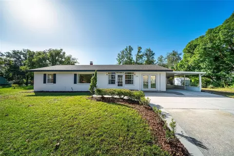 1030 E 4th Ave, Mount Dora, FL 32757