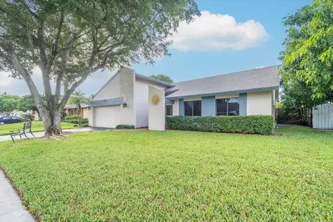 8550 NW 46th Ct, Lauderhill, FL 33351