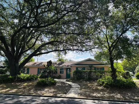 160 Birchwood Dr, Maitland, FL 32751