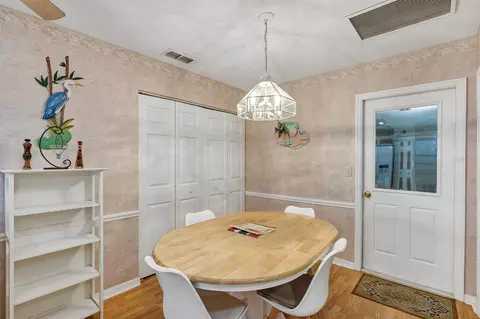 Dining - 11447 SW 69th Cir, Ocala, FL 34476 photo 1 of 5