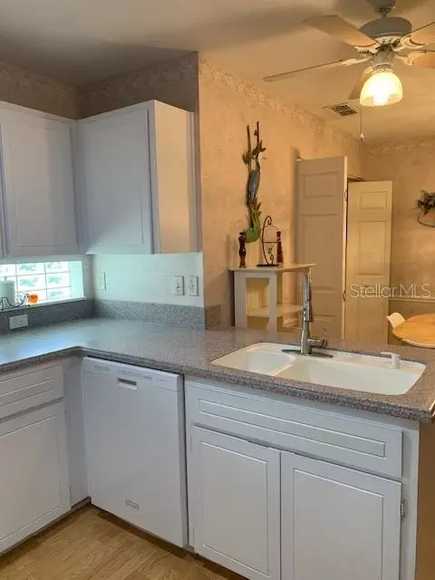 Kitchen - 11447 SW 69th Cir, Ocala, FL 34476 photo 3 of 3
