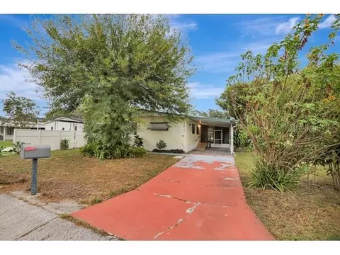 14 Robin Ln, Winter Haven, FL 33880