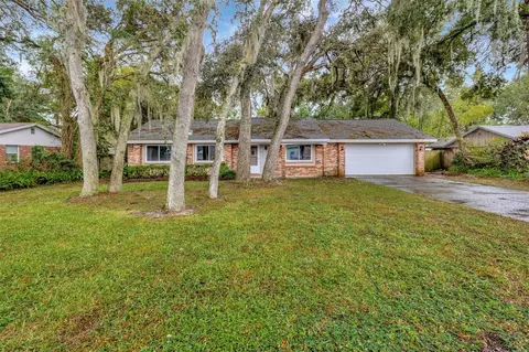528 Pineview St, Altamonte Springs, FL 32701