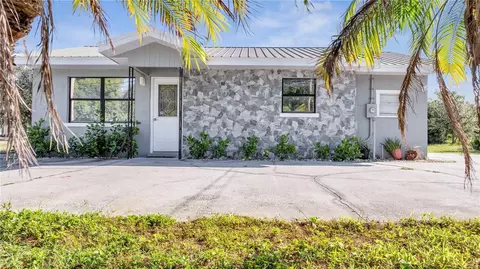 616 Poplar St, Auburndale, FL 33823