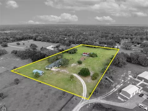175 Breezy Pt, Geneva, FL 32732