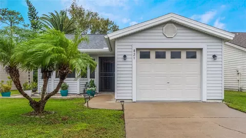821 Pine Shores Cir, New Smyrna Beach, FL 32168