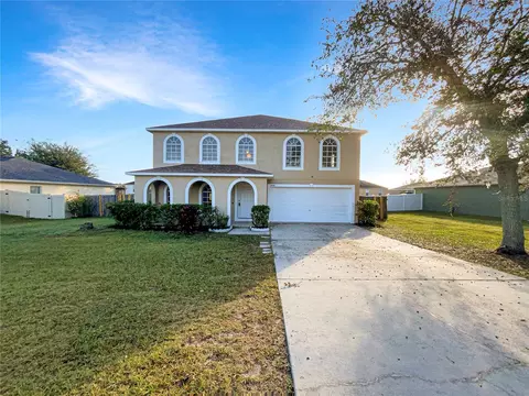 1930 Thorngate Ln, Mascotte, FL 34753