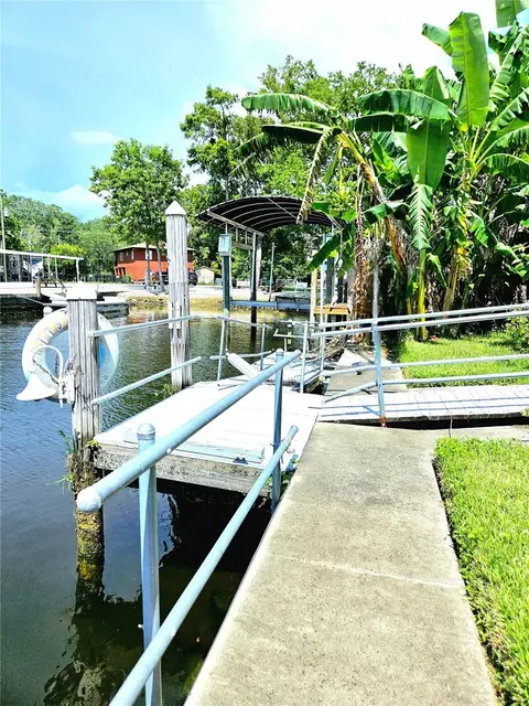 Exterior - 5400 Circle Dr, Weeki Wachee, FL 34607 photo 4 of 5