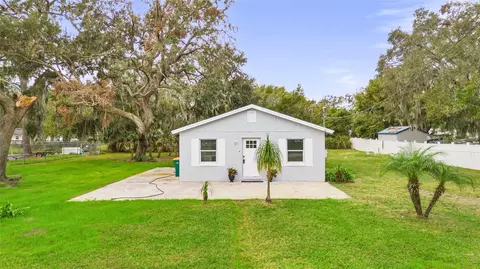 312 S Bloxham Ave, Tavares, FL 32778