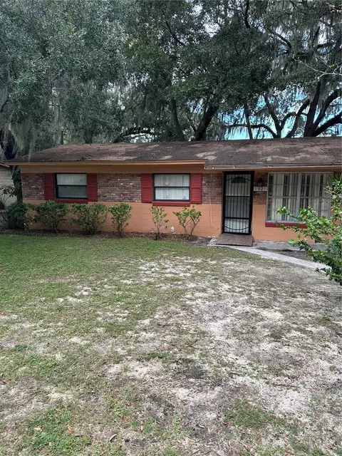 1321 Cambridge Dr, Leesburg, FL 34748