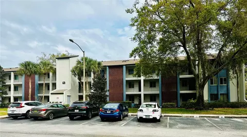 3 Escondido Cir #18, Altamonte Springs, FL 32701