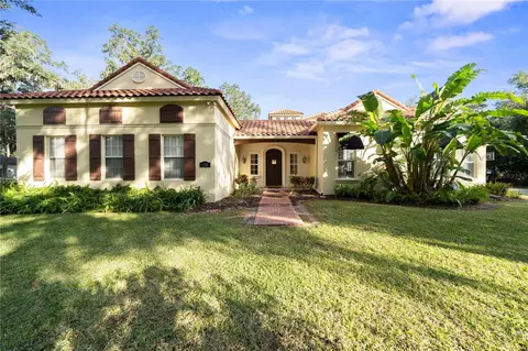1330 Silver Lake Ct, Sanford, FL 32773