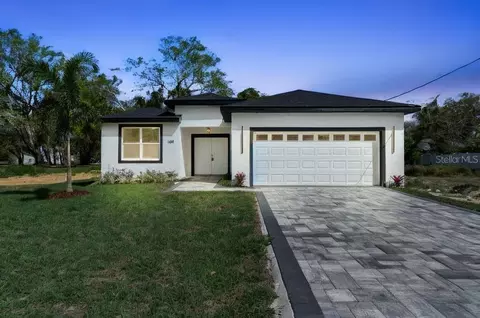 205 E 17th St, Apopka, FL 32703