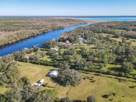 2607 Osceola Bluff Ln, Geneva, FL 32732