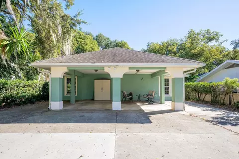 718 N Baker St, Mount Dora, FL 32757