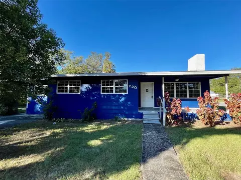 220 1 St, Geneva, FL 32732